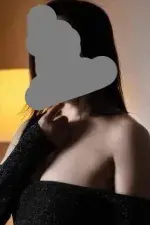 Adventurous Couple of London  Photo 1