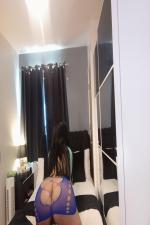Anisha of Essex  Photo 3
